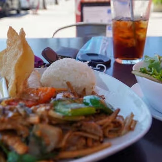 Spicy Fried Noodle (Drunken Noodle).